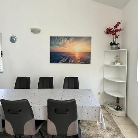 Apartment Platanus Makarska